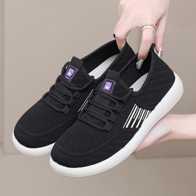 Summer mesh women's sports shoes breathable and lightweight women's cloth shoes soft soled non slip casual shoes