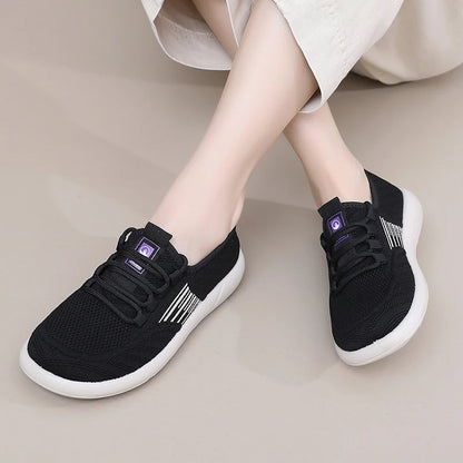 Summer mesh women's sports shoes breathable and lightweight women's cloth shoes soft soled non slip casual shoes