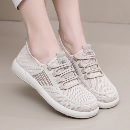 Summer mesh women's sports shoes breathable and lightweight women's cloth shoes soft soled non slip casual shoes